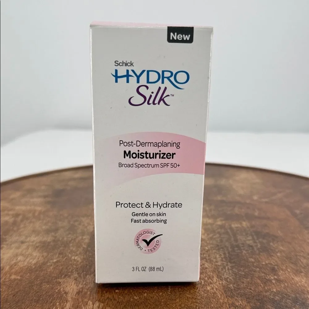 Schick Hydro Silk Moisturizer Post Dermaplaing SPF 50+ 3 fl oz Tube Exp 10/25